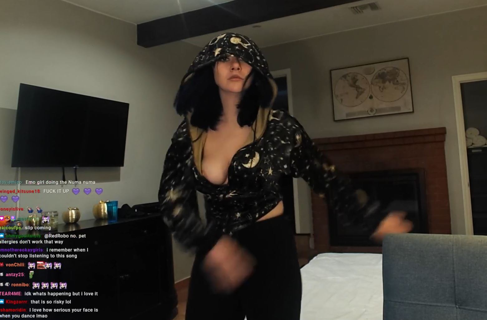 Mira el video filtrado de JustaMinx bailando con el pezón en Porno dominicano